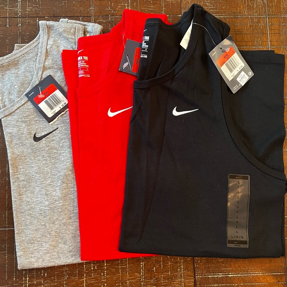Men’s Nike tank bundle